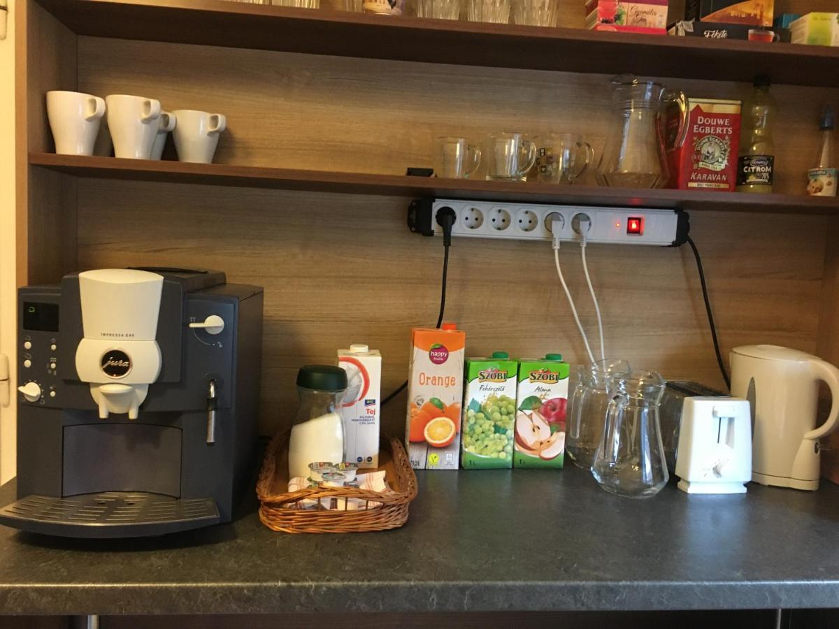 Toronyi Vendeghaz Hotell Exteriör bild