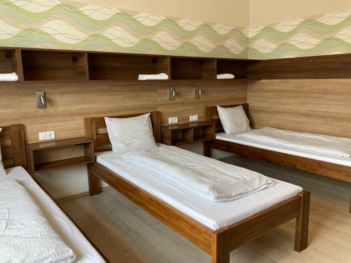 Toronyi Vendeghaz Hotell Exteriör bild