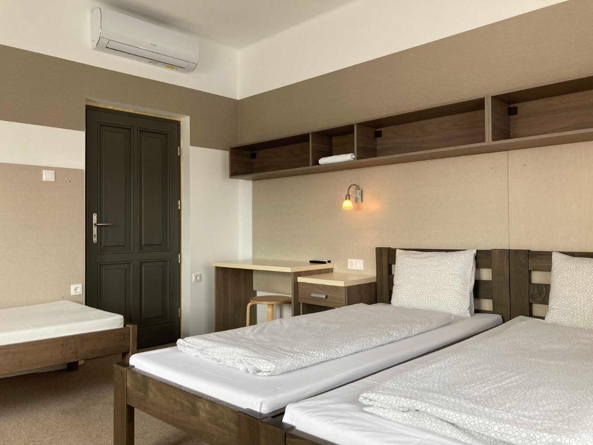 Toronyi Vendeghaz Hotell Exteriör bild