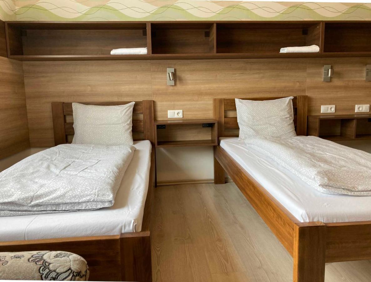 Toronyi Vendeghaz Hotell Exteriör bild