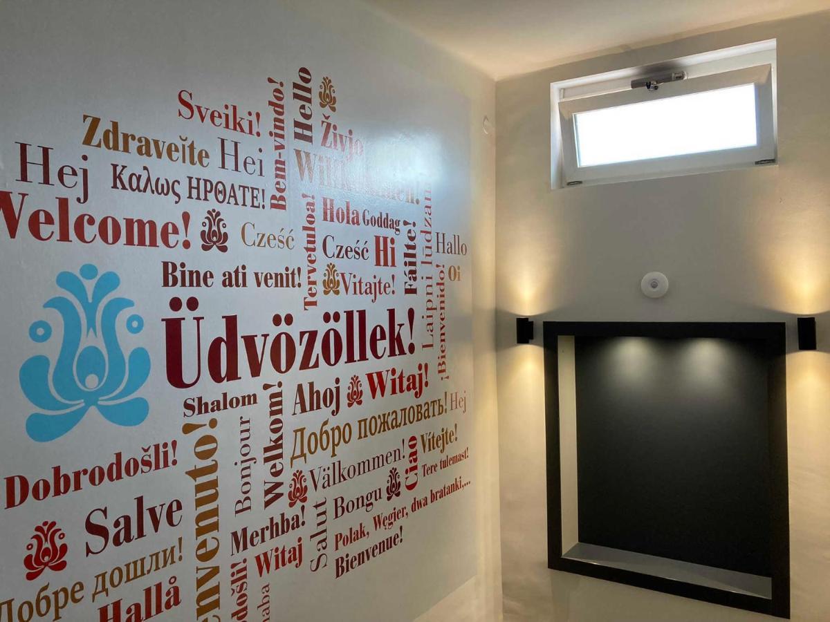Toronyi Vendeghaz Hotell Exteriör bild