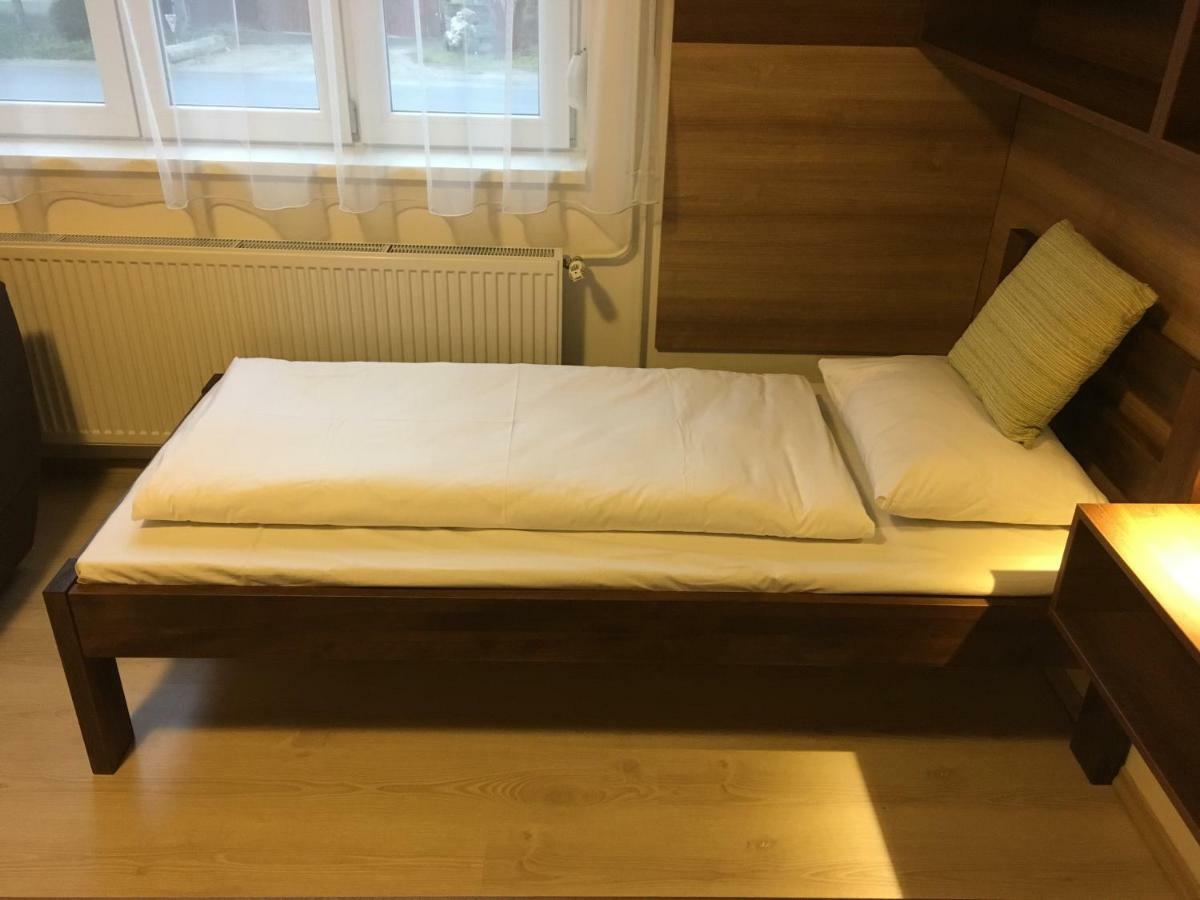 Toronyi Vendeghaz Hotell Exteriör bild