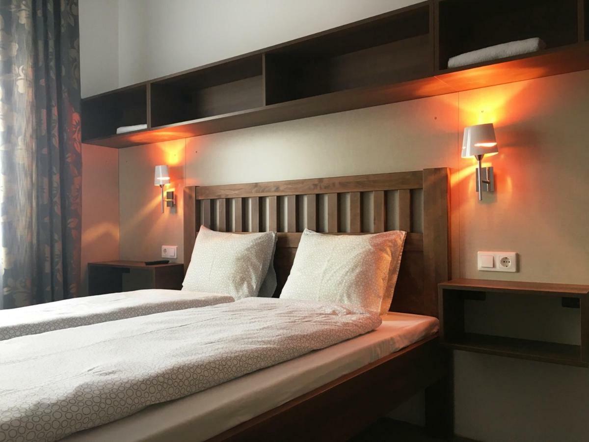 Toronyi Vendeghaz Hotell Exteriör bild