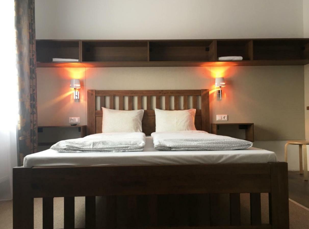 Toronyi Vendeghaz Hotell Exteriör bild