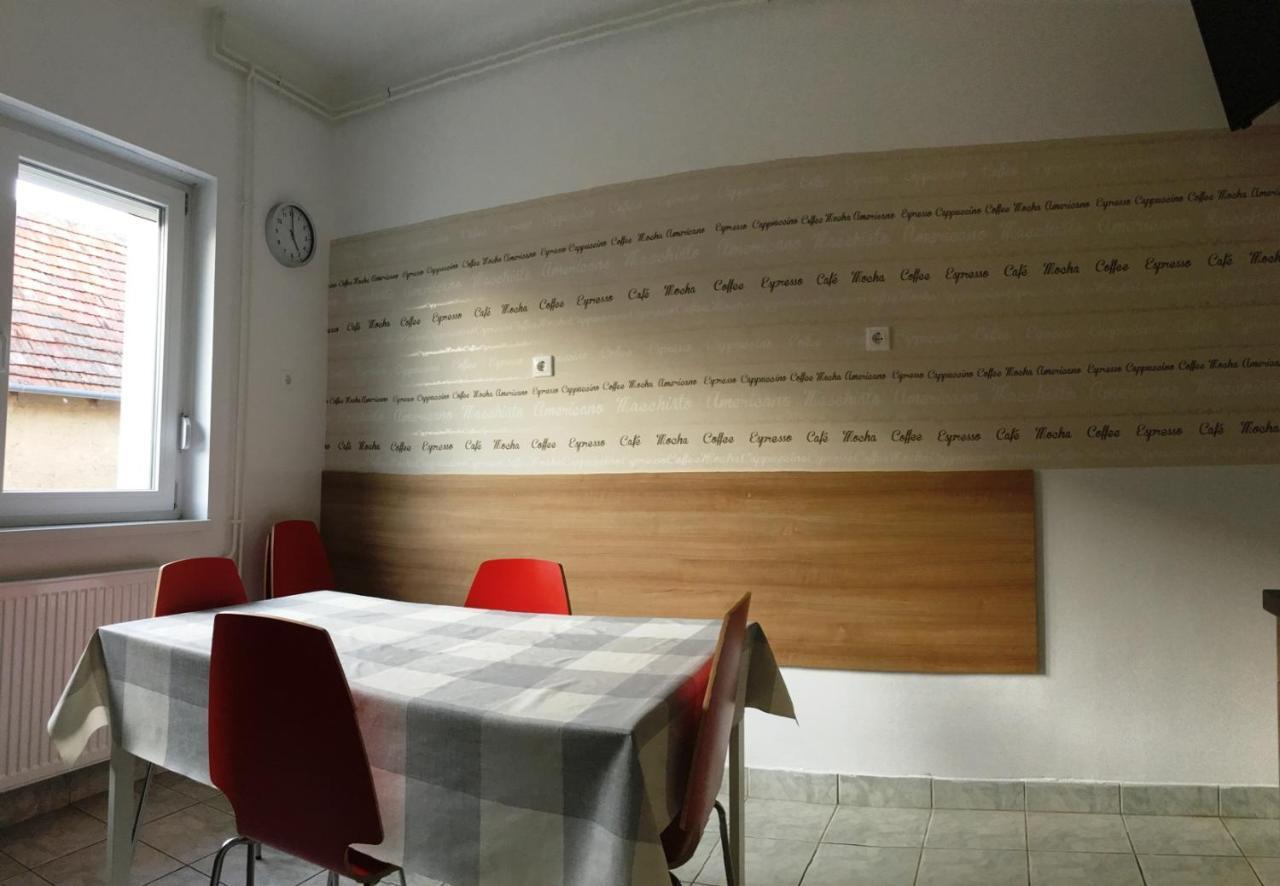 Toronyi Vendeghaz Hotell Exteriör bild